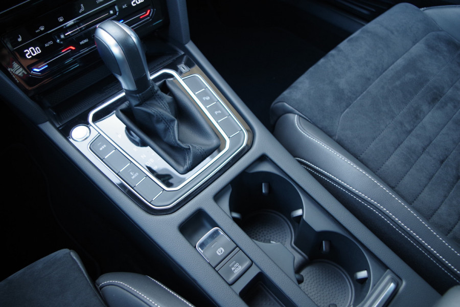 Volkswagen Passat Variant 1.4 TSI PHEV GTE 218 PK Business PHEV, Winterpakket, Trekhaak, Adap. Cruise Control.