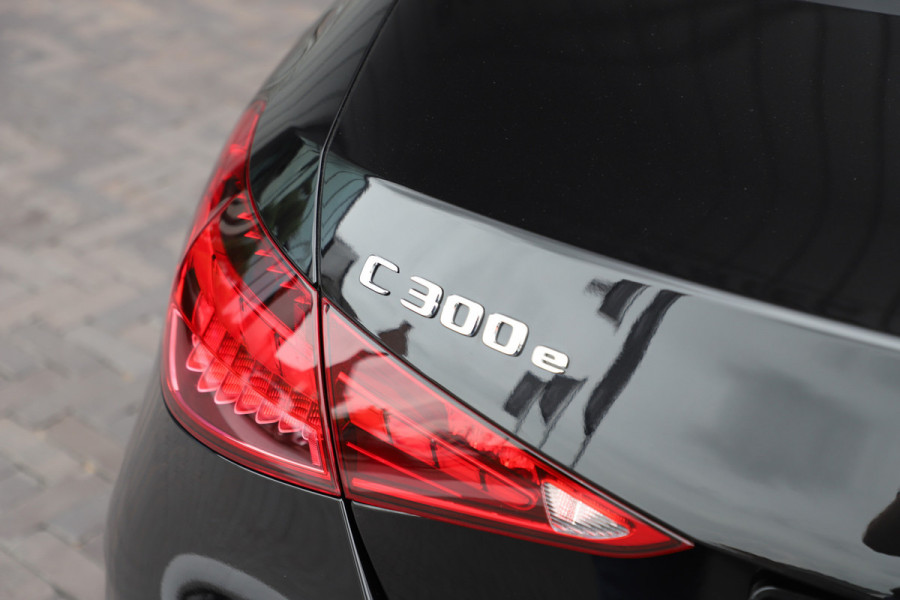 Mercedes-Benz C-Klasse 300e AMG | 313PK | Keyles-go | Memory | Digital-light | Sfeerverlichting | Distronic | Stoelverw. | Stuurwielverw. | Standkachel Mercedes-Benz C-Klasse 300e AMG | 313PK | Keyles-go | Memory | Digital-light | Sfeerverlichting | Distronic | Stoelverw. | Stuurwielverw. | Standkachel