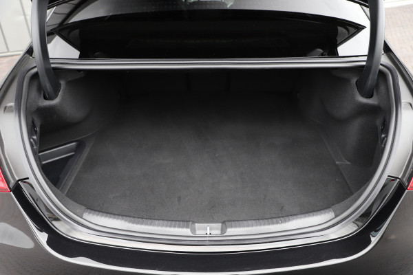 Mercedes-Benz C-Klasse 300e AMG | 313PK | Keyles-go | Memory | Digital-light | Sfeerverlichting | Distronic | Stoelverw. | Stuurwielverw. | Standkachel Mercedes-Benz C-Klasse 300e AMG | 313PK | Keyles-go | Memory | Digital-light | Sfeerverlichting | Distronic | Stoelverw. | Stuurwielverw. | Standkachel