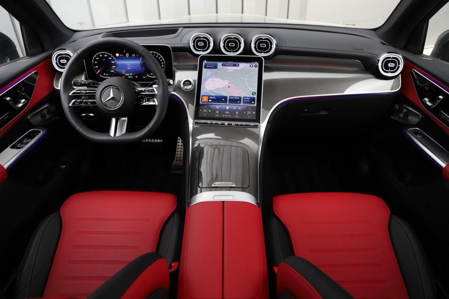 Mercedes-Benz GLC 300e AMG 4-Matic | 313PK | Achterasbesturing | Luchtvering | Head-up | Pano | Keyles-go | Sfeerverlichting | Distronic | Burmest Mercedes-Benz GLC 300e AMG 4-Matic | 313PK | Achterasbesturing | Luchtvering | Head-up | Pano | Keyles-go | Sfeerverlichting | Distronic | Burmest