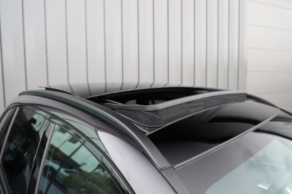 Mercedes-Benz GLC 300e AMG 4-Matic | 313PK | Achterasbesturing | Luchtvering | Head-up | Pano | Keyles-go | Sfeerverlichting | Distronic | Burmest Mercedes-Benz GLC 300e AMG 4-Matic | 313PK | Achterasbesturing | Luchtvering | Head-up | Pano | Keyles-go | Sfeerverlichting | Distronic | Burmest