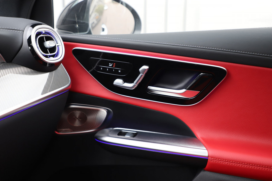 Mercedes-Benz GLC 300e AMG 4-Matic | 313PK | Achterasbesturing | Luchtvering | Head-up | Pano | Keyles-go | Sfeerverlichting | Distronic | Burmest Mercedes-Benz GLC 300e AMG 4-Matic | 313PK | Achterasbesturing | Luchtvering | Head-up | Pano | Keyles-go | Sfeerverlichting | Distronic | Burmest