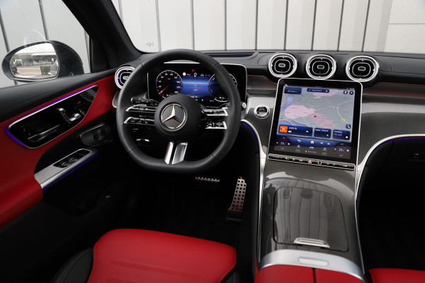 Mercedes-Benz GLC 300e AMG 4-Matic | 313PK | Achterasbesturing | Luchtvering | Head-up | Pano | Keyles-go | Sfeerverlichting | Distronic | Burmest Mercedes-Benz GLC 300e AMG 4-Matic | 313PK | Achterasbesturing | Luchtvering | Head-up | Pano | Keyles-go | Sfeerverlichting | Distronic | Burmest