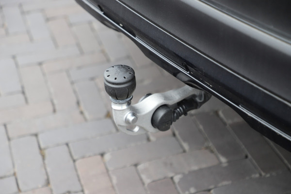 Mercedes-Benz GLC 300e AMG 4-Matic | 313PK | Achterasbesturing | Luchtvering | Head-up | Pano | Keyles-go | Sfeerverlichting | Distronic | Burmest Mercedes-Benz GLC 300e AMG 4-Matic | 313PK | Achterasbesturing | Luchtvering | Head-up | Pano | Keyles-go | Sfeerverlichting | Distronic | Burmest