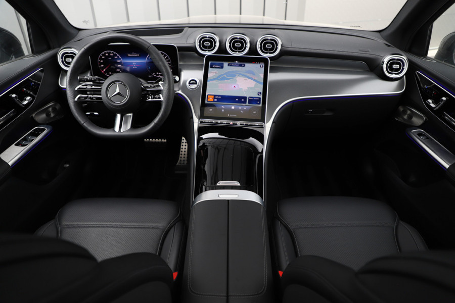 Mercedes-Benz GLC 300e AMG 4-Matic | 313PK | Achterasbesturing | Luchtvering | Head-up | Massage | Keyles-go | Pano | Burmester | ACC | Digital-li Mercedes-Benz GLC 300e AMG 4-Matic | 313PK | Achterasbesturing | Luchtvering | Head-up | Massage | Keyles-go | Pano | Burmester | ACC | Digital-li