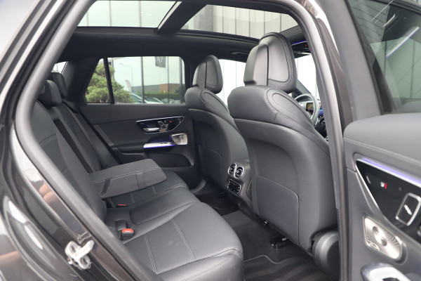 Mercedes-Benz GLC 300e AMG 4-Matic | 313PK | Achterasbesturing | Luchtvering | Head-up | Massage | Keyles-go | Pano | Burmester | ACC | Digital-li Mercedes-Benz GLC 300e AMG 4-Matic | 313PK | Achterasbesturing | Luchtvering | Head-up | Massage | Keyles-go | Pano | Burmester | ACC | Digital-li