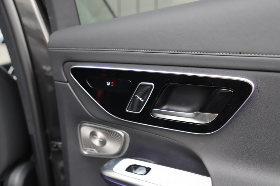 Mercedes-Benz GLC 300e AMG 4-Matic | 313PK | Achterasbesturing | Luchtvering | Head-up | Massage | Keyles-go | Pano | Burmester | ACC | Digital-li Mercedes-Benz GLC 300e AMG 4-Matic | 313PK | Achterasbesturing | Luchtvering | Head-up | Massage | Keyles-go | Pano | Burmester | ACC | Digital-li