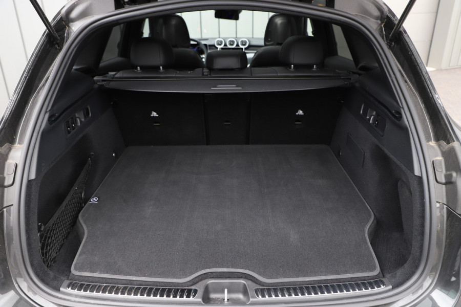 Mercedes-Benz GLC 300e AMG 4-Matic | 313PK | Achterasbesturing | Luchtvering | Head-up | Massage | Keyles-go | Pano | Burmester | ACC | Digital-li Mercedes-Benz GLC 300e AMG 4-Matic | 313PK | Achterasbesturing | Luchtvering | Head-up | Massage | Keyles-go | Pano | Burmester | ACC | Digital-li