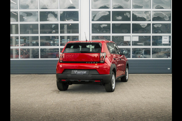 Fiat Grande Panda Red 44 kWh | Uit voorraad leverbaar | Airco | Cruise | Apple Carplay | 16" | PDC | Private Lease € 365,-*
