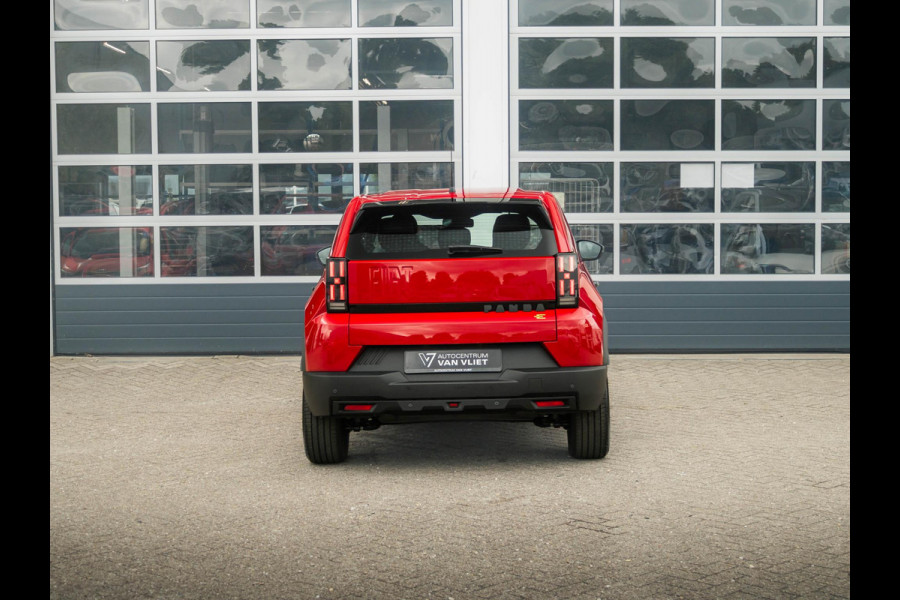 Fiat Grande Panda Red 44 kWh | Uit voorraad leverbaar | Airco | Cruise | Apple Carplay | 16" | PDC | Private Lease € 365,-*