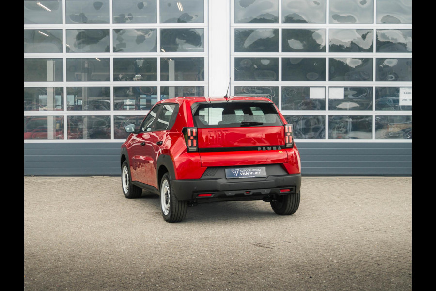 Fiat Grande Panda Red 44 kWh | Uit voorraad leverbaar | Airco | Cruise | Apple Carplay | 16" | PDC | Private Lease € 365,-*