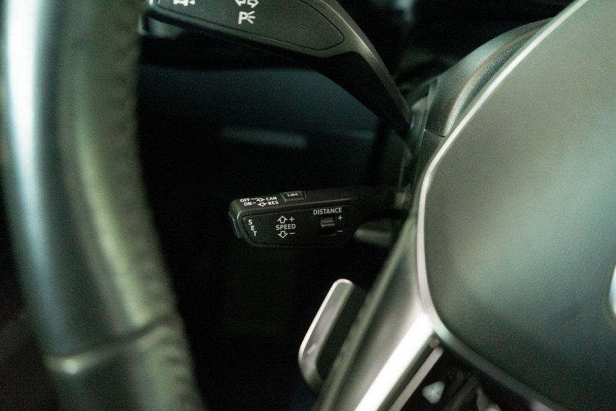 Audi e-tron 50 Quattro / Standkachel/ Luchtvering/ Adaptive Cruise Control/ Trekhaak/ Panoramadak/ 230kW (313PK)