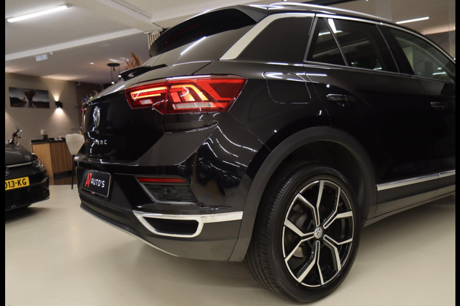 Volkswagen T-Roc 1.5 TSI Sport PANODAK/STOELV/LANEASSIST/ACC/CAM/VOL