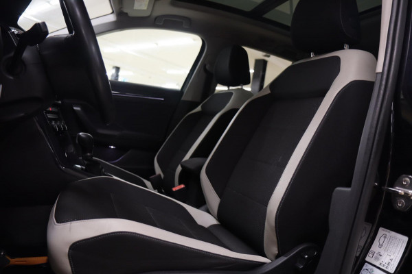 Volkswagen T-Roc 1.5 TSI Sport PANODAK/STOELV/LANEASSIST/ACC/CAM/VOL