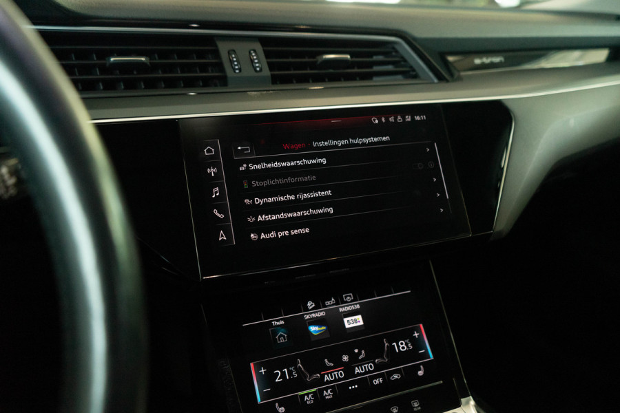 Audi e-tron 50 Quattro / Standkachel/ Luchtvering/ Adaptive Cruise Control/ Trekhaak/ Panoramadak/ 230kW (313PK)