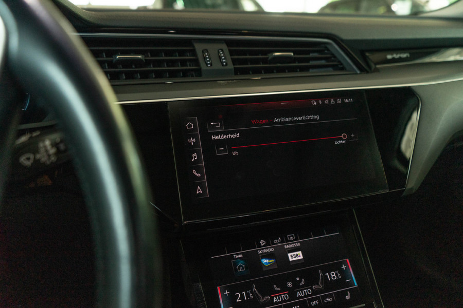 Audi e-tron 50 Quattro / Standkachel/ Luchtvering/ Adaptive Cruise Control/ Trekhaak/ Panoramadak/ 230kW (313PK)