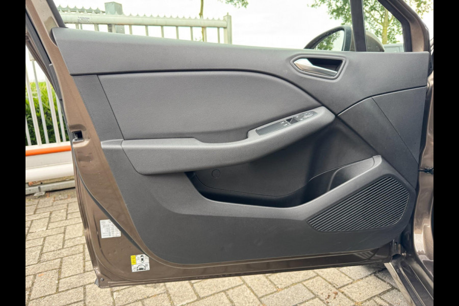 Renault Clio 1.0 TCe Zen NL AUTO / 4-SEIZOENENBANDEN / NAVI / CRUISE / PARKEERSENSOREN ACHTER / CARPLAY