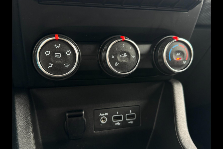 Renault Clio 1.0 TCe Zen NL AUTO / 4-SEIZOENENBANDEN / NAVI / CRUISE / PARKEERSENSOREN ACHTER / CARPLAY