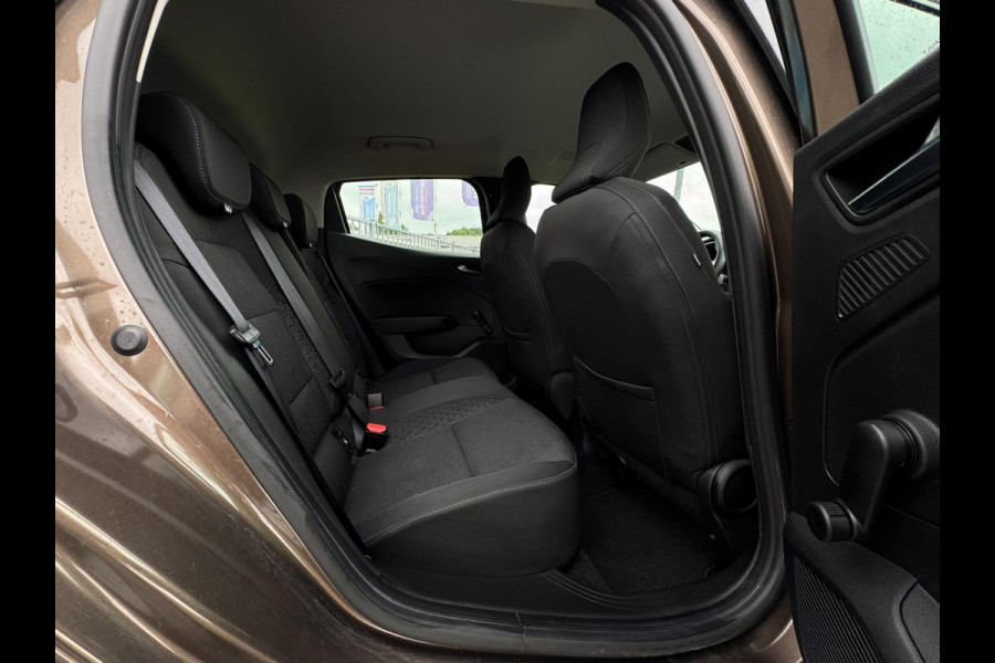 Renault Clio 1.0 TCe Zen NL AUTO / 4-SEIZOENENBANDEN / NAVI / CRUISE / PARKEERSENSOREN ACHTER / CARPLAY