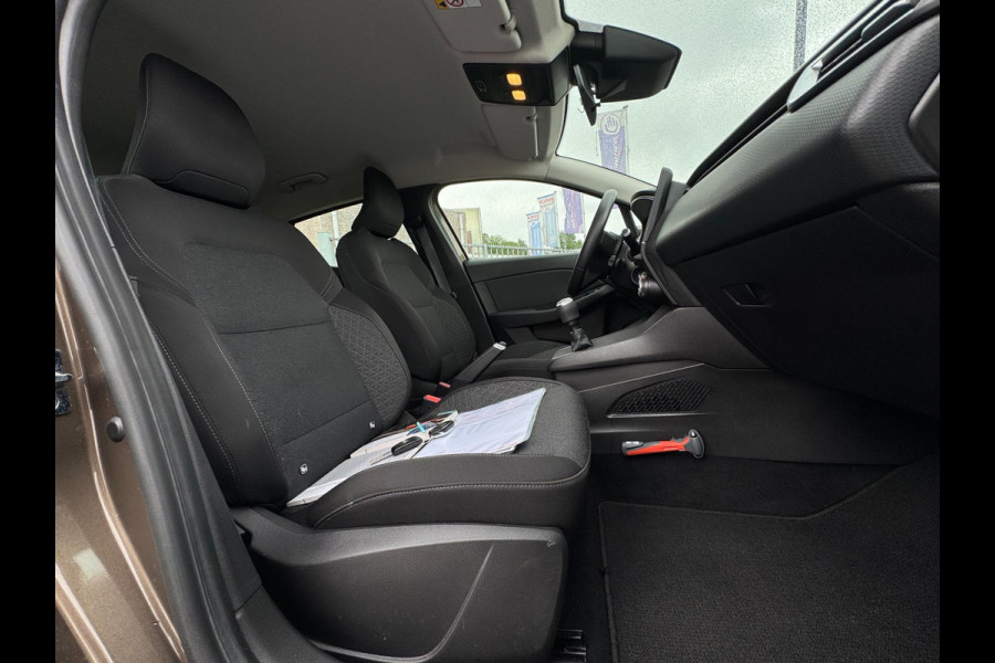Renault Clio 1.0 TCe Zen NL AUTO / 4-SEIZOENENBANDEN / NAVI / CRUISE / PARKEERSENSOREN ACHTER / CARPLAY