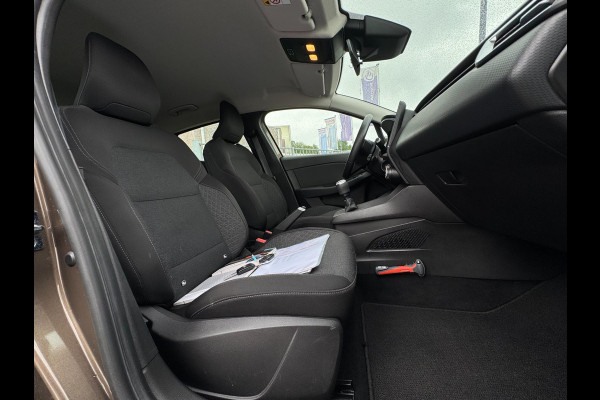 Renault Clio 1.0 TCe Zen NL AUTO / 4-SEIZOENENBANDEN / NAVI / CRUISE / PARKEERSENSOREN ACHTER / CARPLAY