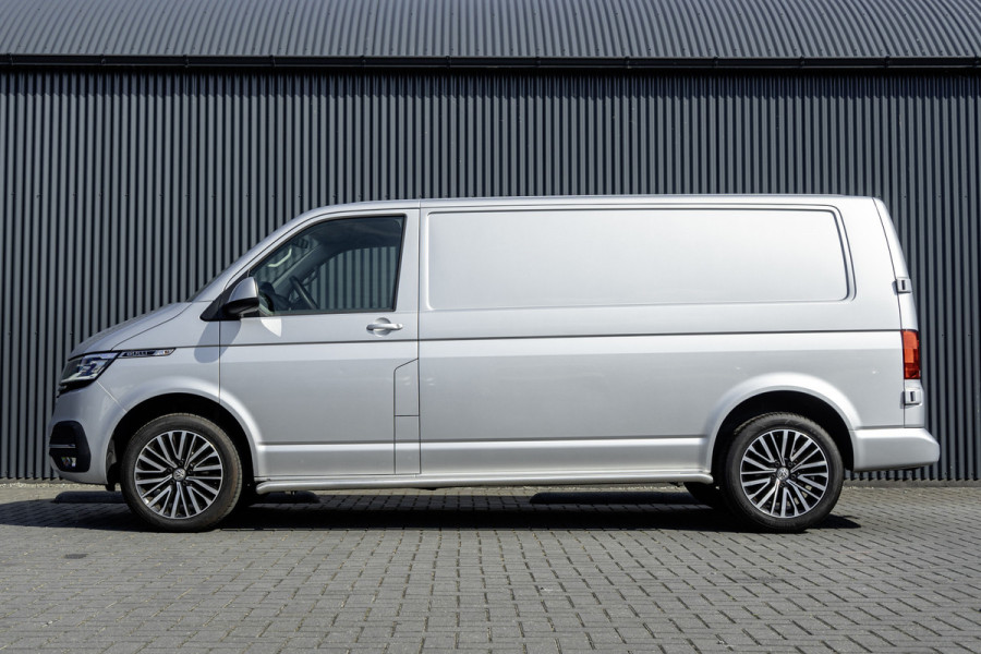 Volkswagen Transporter T6.1 2.0 TDI L2H1 Bulli | Automaat | 150 PK | Digitaal dashboard | LED | Adaptive Cruise | Camera | Carplay | Airco | PDC