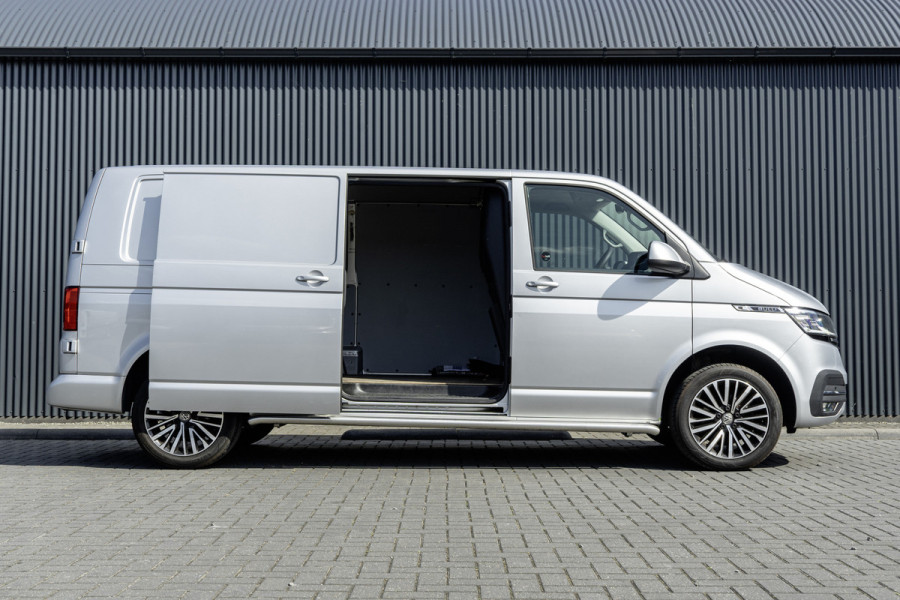 Volkswagen Transporter T6.1 2.0 TDI L2H1 Bulli | Automaat | 150 PK | Digitaal dashboard | LED | Adaptive Cruise | Camera | Carplay | Airco | PDC