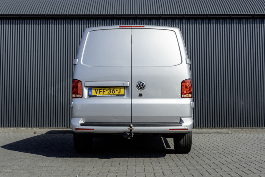 Volkswagen Transporter T6.1 2.0 TDI L2H1 Bulli | Automaat | 150 PK | Digitaal dashboard | LED | Adaptive Cruise | Camera | Carplay | Airco | PDC