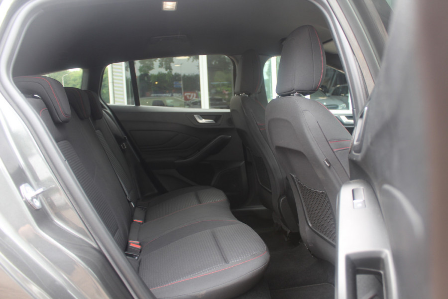 Ford FOCUS Wagon 1.5 EcoBoost ST Line Business / Camera / Navigatie / Keyless / B&O / 17'' / Stuurverwarming / DAB / Dodehoek / Cruise Control