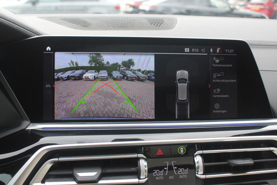BMW X5 xDrive30d High Exe. 7p. M Sport / Trekhaak / Panoramadak / Camera / Head-up / Softclose / 20'' / Harman Kardon / Luchtvering / Laser LED / Keyless / Leder / Apple CarPlay / Stuurverwarming / DAB / ACC / Zonnescherm zijruite