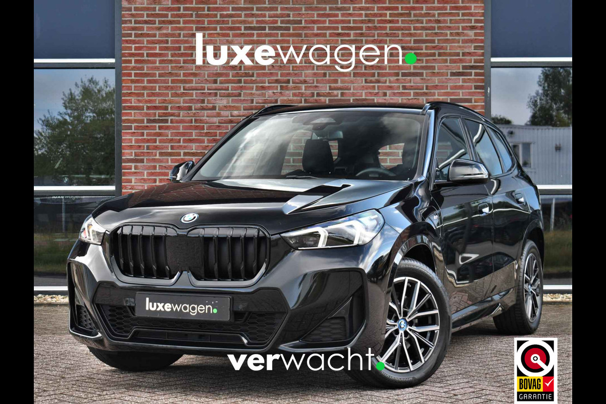 BMW X1 xDrive25e M-Sport Pano 360 HUD Adp-onderstel Shadowline BMW X1 xDrive25e M-Sport Pano 360 HUD Adp-onderstel Shadowline