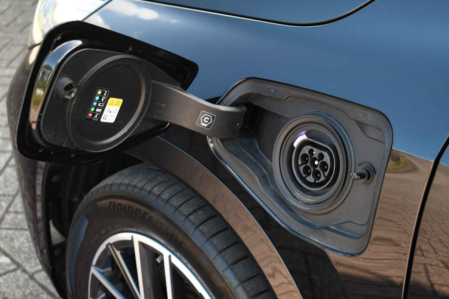 BMW X1 xDrive25e M-Sport Pano 360 HUD Adp-onderstel Shadowline
