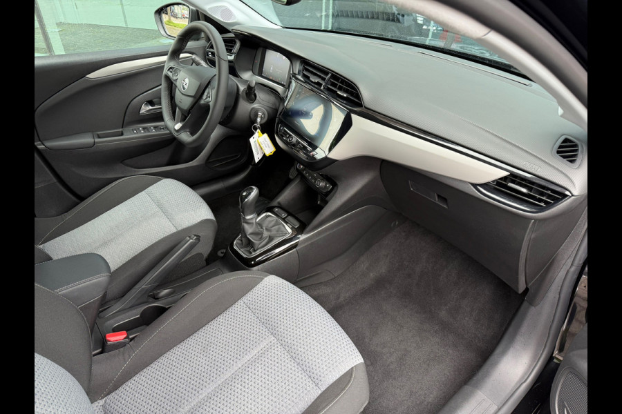 Opel Corsa 1.2 Edition Plus - Parkeerhulp - Winterpakket - Apple/Android -