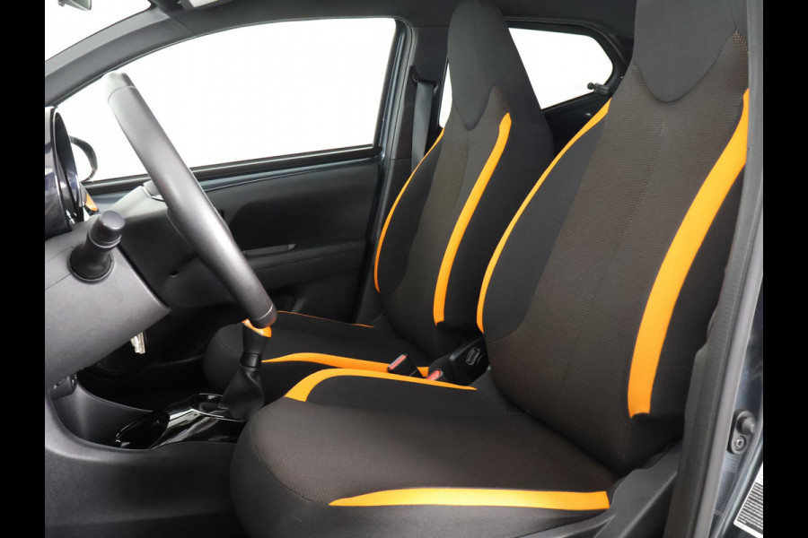Toyota Aygo 1.0 VVT-i X-JBL Bi-Tone | JBL Premium Audio | Apple Carplay & AndroidAUTO | 1e eigenaar |