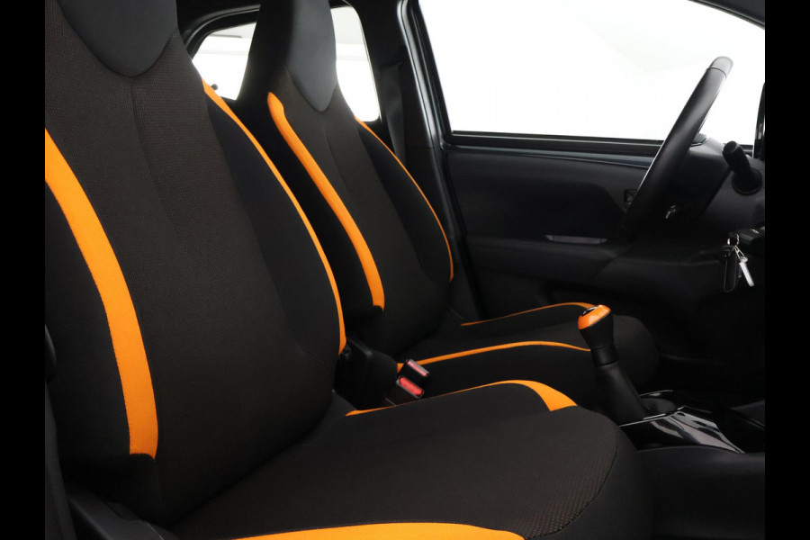 Toyota Aygo 1.0 VVT-i X-JBL Bi-Tone | JBL Premium Audio | Apple Carplay & AndroidAUTO | 1e eigenaar |