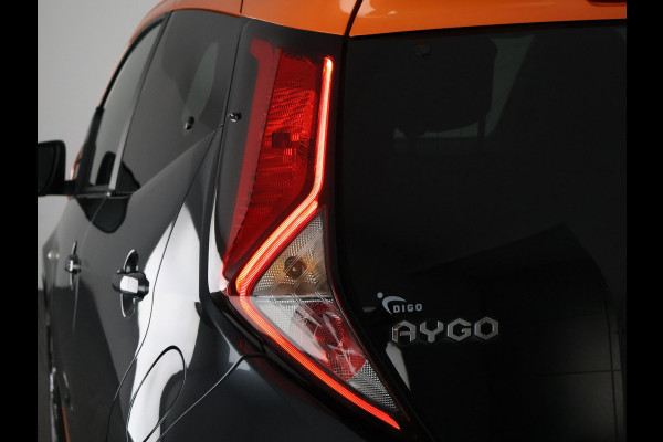 Toyota Aygo 1.0 VVT-i X-JBL Bi-Tone | JBL Premium Audio | Apple Carplay & AndroidAUTO | 1e eigenaar |
