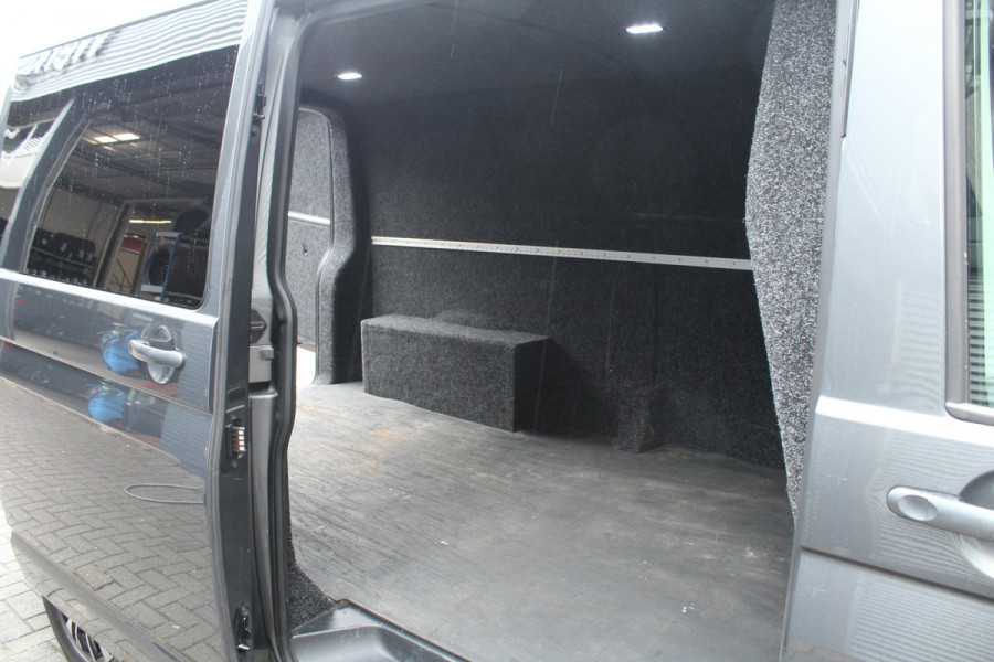 Volkswagen Transporter 2.0 TDI 150pk L2H1 28 Bulli AUTOMAAT NL-Auto NAP Airco Cruise Navi Camera LMV Leder Trekhaak 2500kg