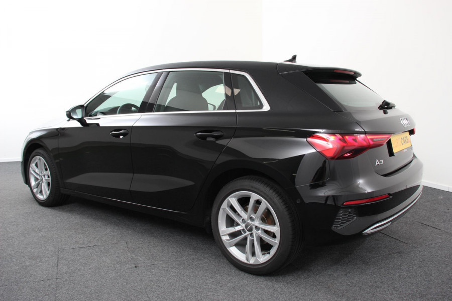 Audi A3 Sportback 35 TFSI 150pk S-Tronic / Automaat Business Edition Audi A3 Sportback 35 TFSI 150pk S -Tronic Business Edition *** Nieuw Model *** | Navigatie | Climate control | Cruise control Adaptive | DAB | Digitale Cockpit | Lichtmetalen velgen | Parkeer sensoren | Stoelverwarming
