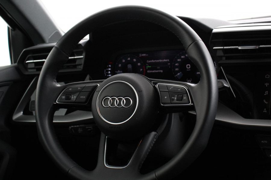 Audi A3 Sportback 35 TFSI 150pk S-Tronic / Automaat Business Edition Audi A3 Sportback 35 TFSI 150pk S -Tronic Business Edition *** Nieuw Model *** | Navigatie | Climate control | Cruise control Adaptive | DAB | Digitale Cockpit | Lichtmetalen velgen | Parkeer sensoren | Stoelverwarming
