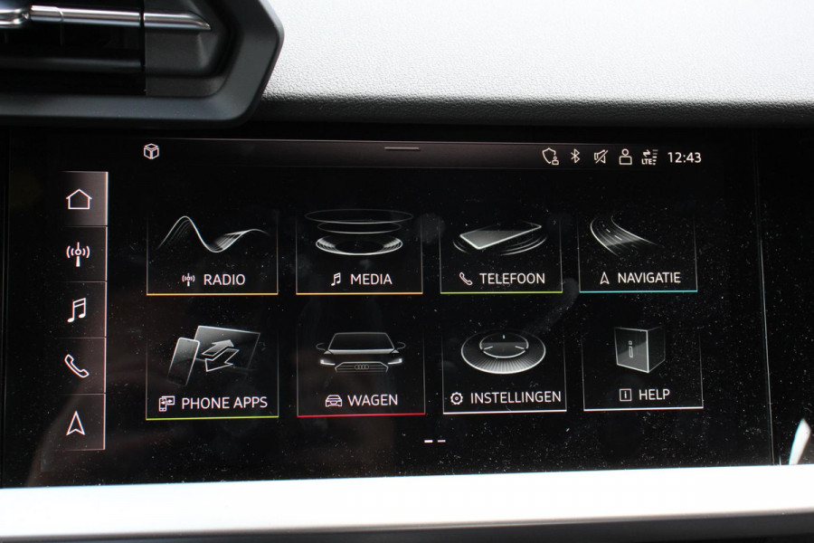 Audi A3 Sportback 35 TFSI 150pk S-Tronic / Automaat Business Edition Audi A3 Sportback 35 TFSI 150pk S -Tronic Business Edition *** Nieuw Model *** | Navigatie | Climate control | Cruise control Adaptive | DAB | Digitale Cockpit | Lichtmetalen velgen | Parkeer sensoren | Stoelverwarming