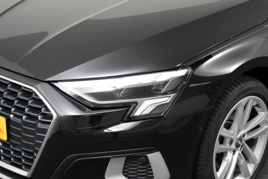 Audi A3 Sportback 35 TFSI 150pk S-Tronic / Automaat Business Edition Audi A3 Sportback 35 TFSI 150pk S -Tronic Business Edition *** Nieuw Model *** | Navigatie | Climate control | Cruise control Adaptive | DAB | Digitale Cockpit | Lichtmetalen velgen | Parkeer sensoren | Stoelverwarming