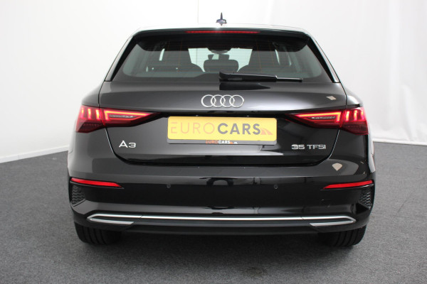 Audi A3 Sportback 35 TFSI 150pk S-Tronic / Automaat Business Edition Audi A3 Sportback 35 TFSI 150pk S -Tronic Business Edition *** Nieuw Model *** | Navigatie | Climate control | Cruise control Adaptive | DAB | Digitale Cockpit | Lichtmetalen velgen | Parkeer sensoren | Stoelverwarming