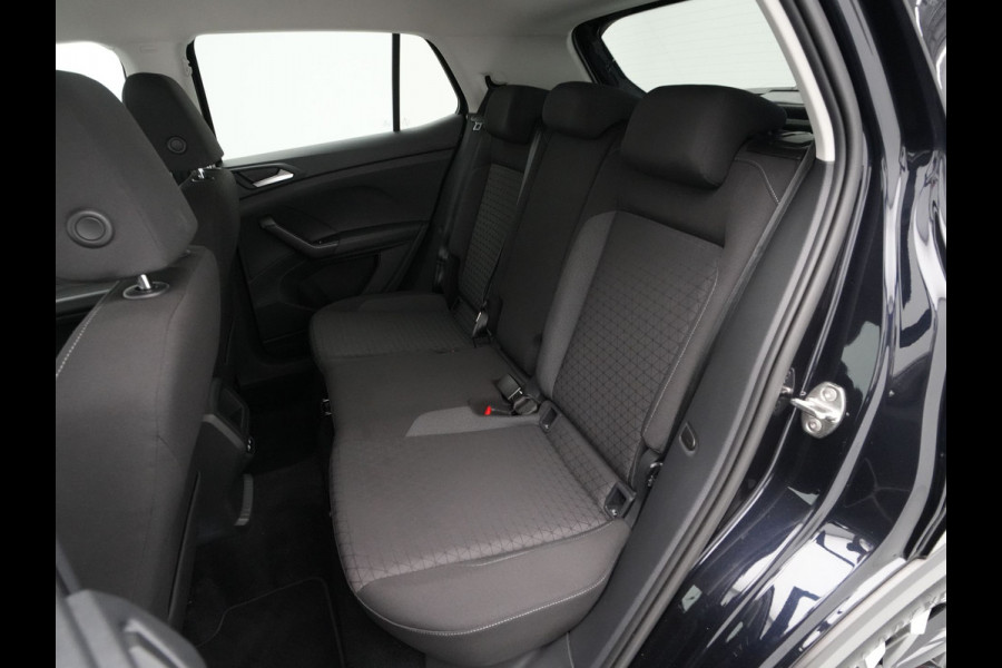 Volkswagen T-Cross 1.0 TSI 110pk R-Line Navi via App Camera Side Assist Clima 340