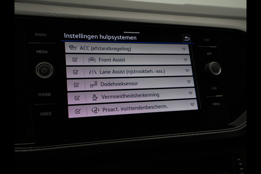 Volkswagen T-Cross 1.0 TSI 110pk R-Line Navi via App Camera Side Assist Clima 340