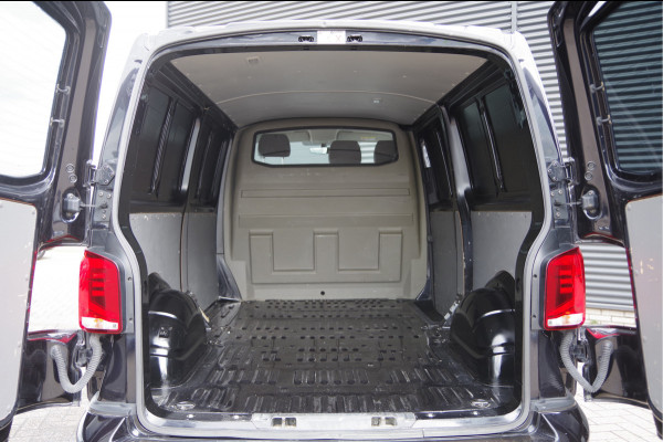 Volkswagen Transporter 2.0 TDI L2 BULLI, 3-ZITS, 150PK AUT. LED, ADAPT. CRUISE, TREKHAAK, APPLE CARPLAY, NAVI, AIRCO, PARKEERSENSOREN, NL AUTO, NAP