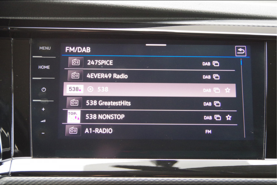 Volkswagen Transporter 2.0 TDI L2 BULLI, 3-ZITS, 150PK AUT. LED, ADAPT. CRUISE, TREKHAAK, APPLE CARPLAY, NAVI, AIRCO, PARKEERSENSOREN, NL AUTO, NAP