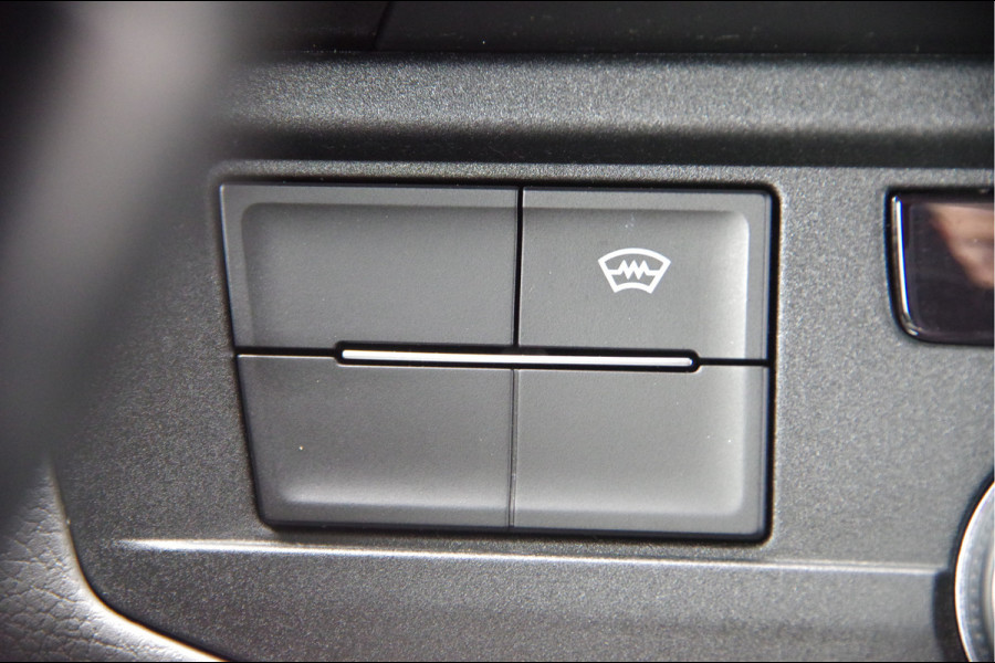 Volkswagen Transporter 2.0 TDI L2 BULLI, 3-ZITS, 150PK AUT. LED, ADAPT. CRUISE, TREKHAAK, APPLE CARPLAY, NAVI, AIRCO, PARKEERSENSOREN, NL AUTO, NAP