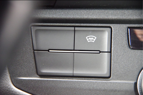 Volkswagen Transporter 2.0 TDI L2 BULLI, 3-ZITS, 150PK AUT. LED, ADAPT. CRUISE, TREKHAAK, APPLE CARPLAY, NAVI, AIRCO, PARKEERSENSOREN, NL AUTO, NAP