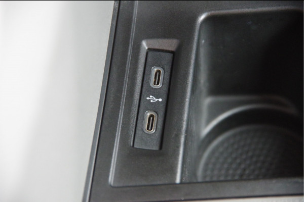 Volkswagen Transporter 2.0 TDI L2 BULLI, 3-ZITS, 150PK AUT. LED, ADAPT. CRUISE, TREKHAAK, APPLE CARPLAY, NAVI, AIRCO, PARKEERSENSOREN, NL AUTO, NAP