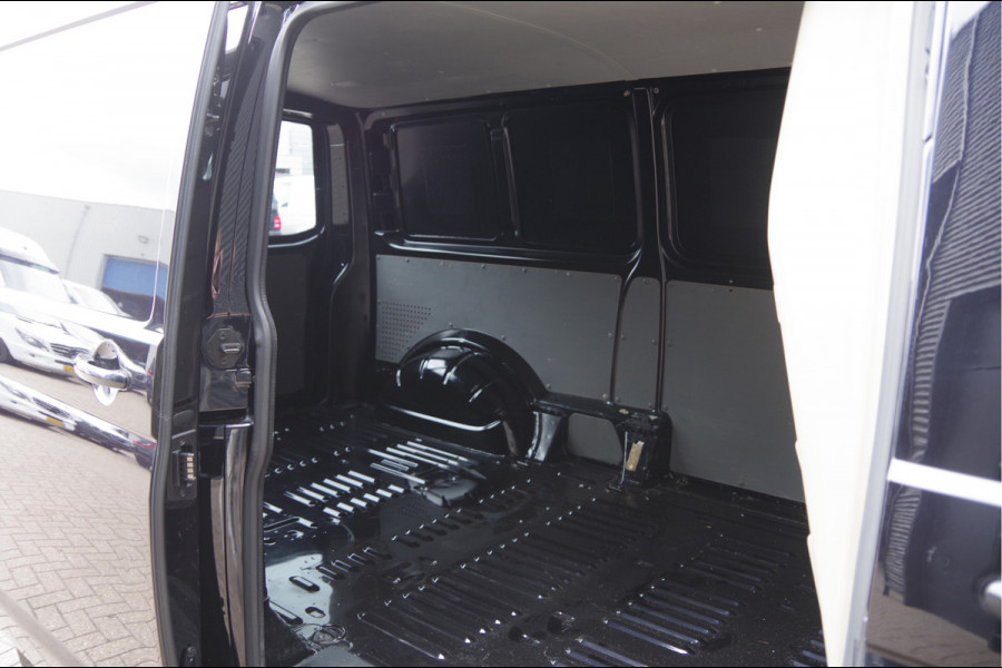 Volkswagen Transporter 2.0 TDI L2 BULLI, 3-ZITS, 150PK AUT. LED, ADAPT. CRUISE, TREKHAAK, APPLE CARPLAY, NAVI, AIRCO, PARKEERSENSOREN, NL AUTO, NAP